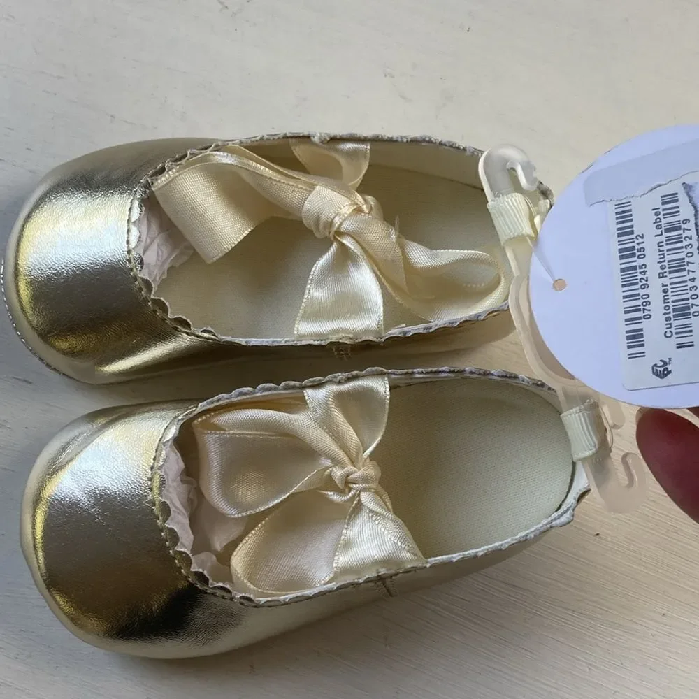 Baby’s First Impressions Gold Ballet Crawling Shoes Size 4 New with Tags